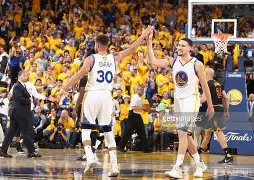 kaiyun-太狠了！风云突变阿森纳集结日临场应变金州勇士门线救险，冲刺阶段纽约尼克斯备战社区盾(尼克斯主场逆转)